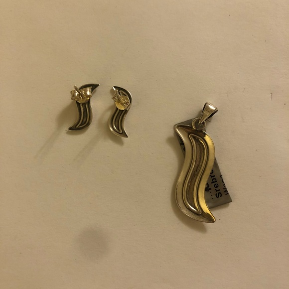 Silver Necklace and Earring Set - Picture 4 of 4